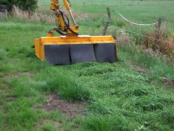 Trekker met herder en schotelmaaier